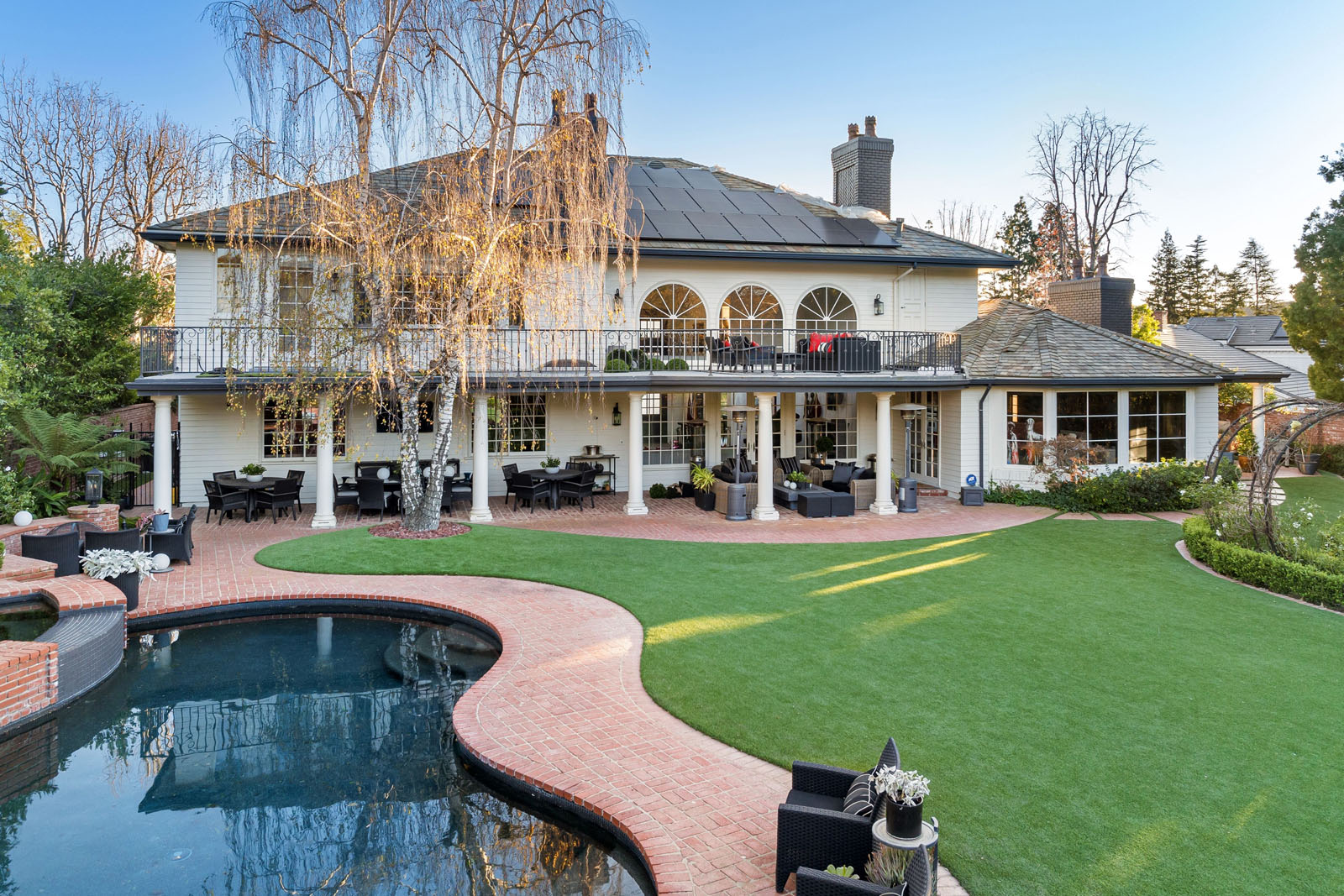 New Leaf Service Real Estate Manicured Lawn