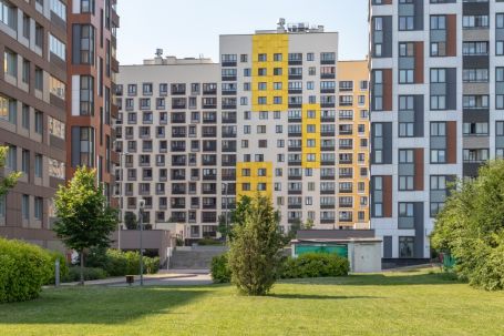 apartment building landscaping for property management